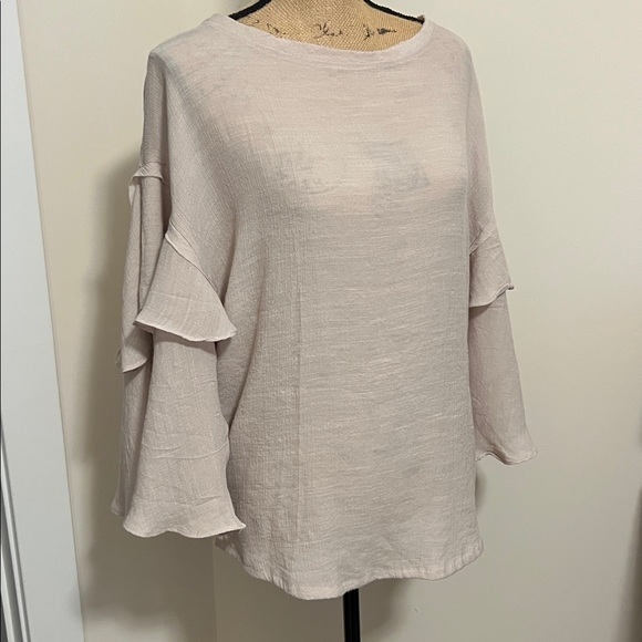 ✨Wishlist Ruffle Sleeve Blouse – Size L - Picture 2 of 8
